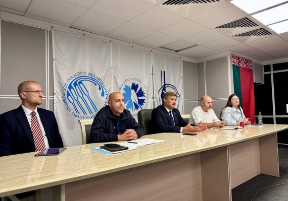   В Минске состоялось собрание тренеров столицы под руководством Председателя федерации Алексея Богданова
